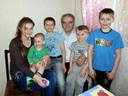 Сергій Маляр з родиною