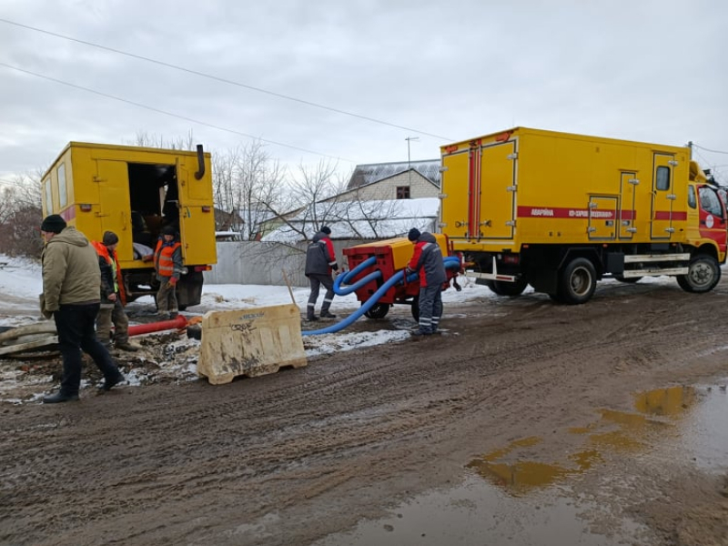 У приватному секторі Шевченківського району перекладають водоводи