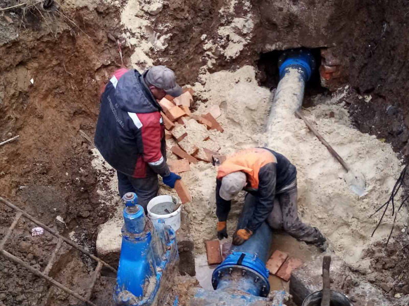 У Шевченківському районі інтенсивно відновлюють подачу води