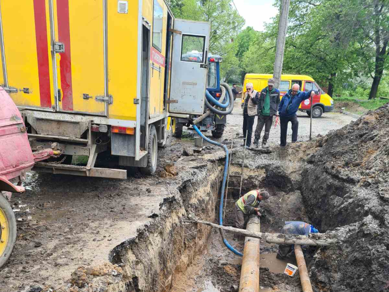 У Харкові комплексно відновлюють подачу води