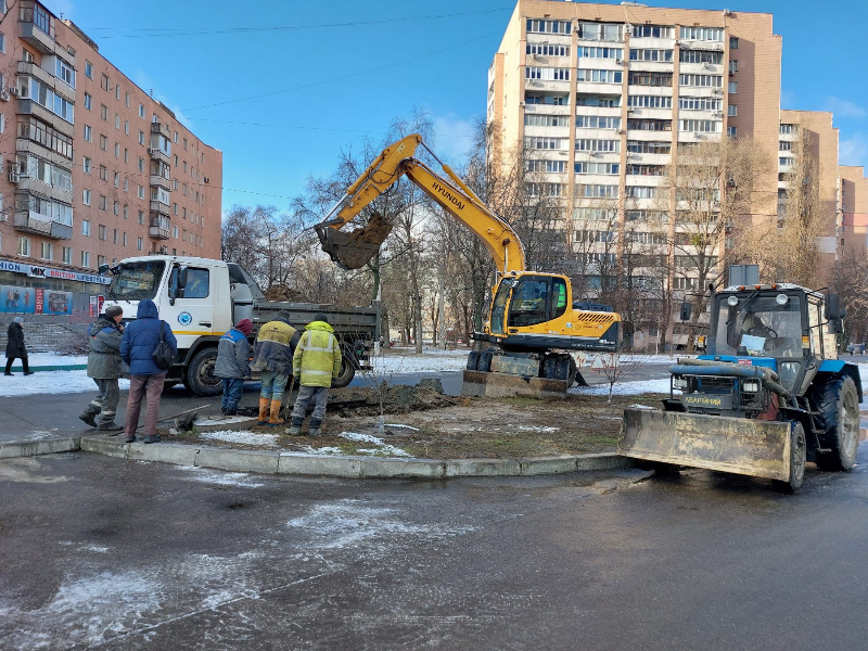 За вихідні у місті відремонтували 25 водоводів