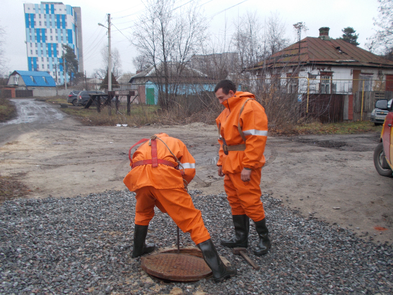 Усі працівники КП «Харківводоканал» повністю забезпечені спецодягом.