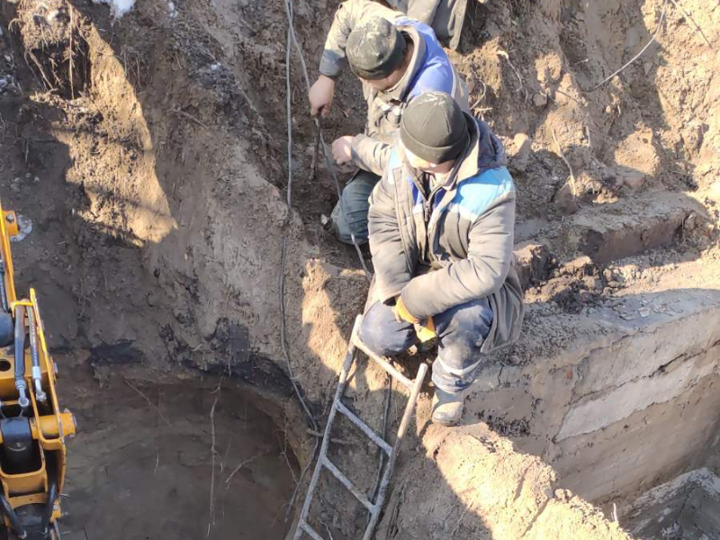 У Пісочині усувають пошкодження на водоводі насосної станції