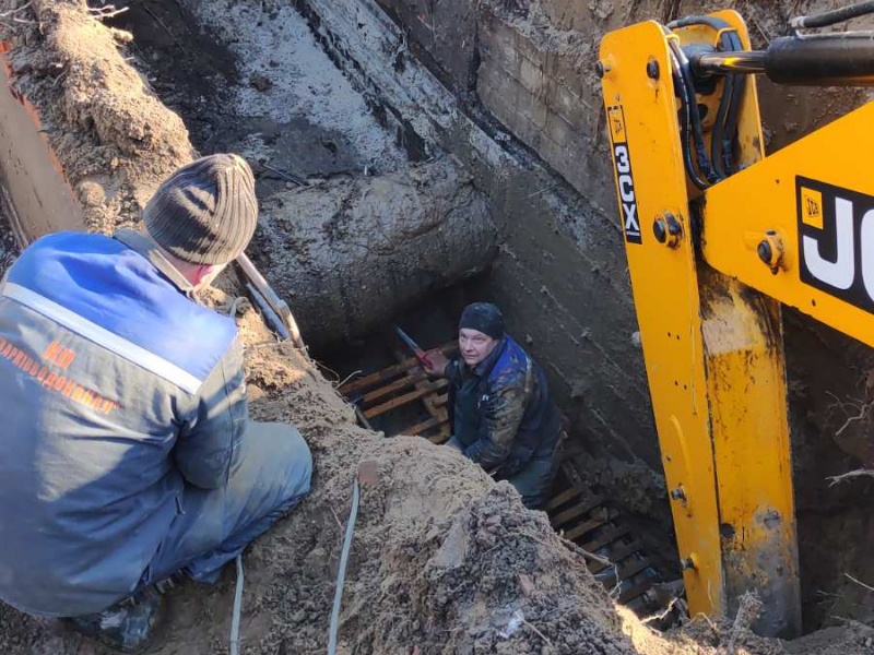 У Пісочині усувають пошкодження на водоводі насосної станції