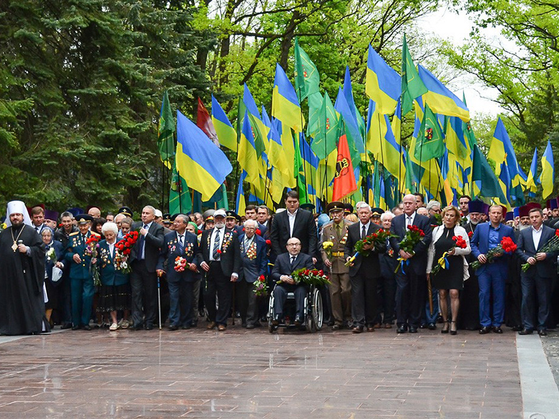 На Меморіалі Слави вшанували пам'ять загиблих у Другій світовій війні