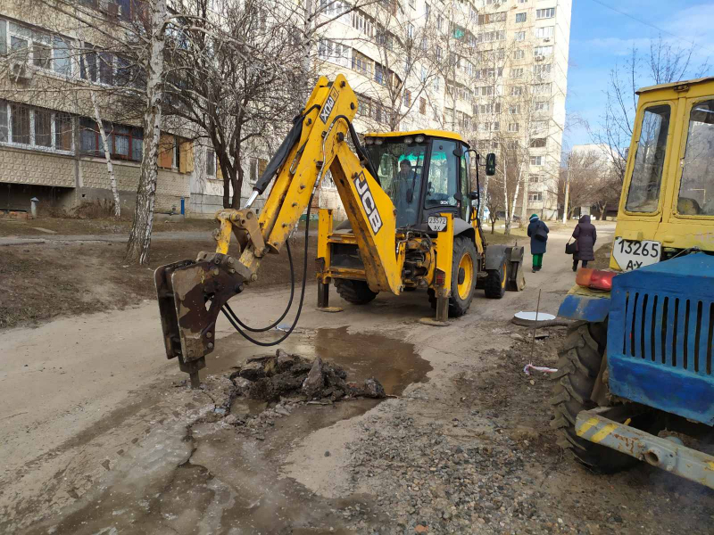 У Харкові усувають 14 аварій на водоводах