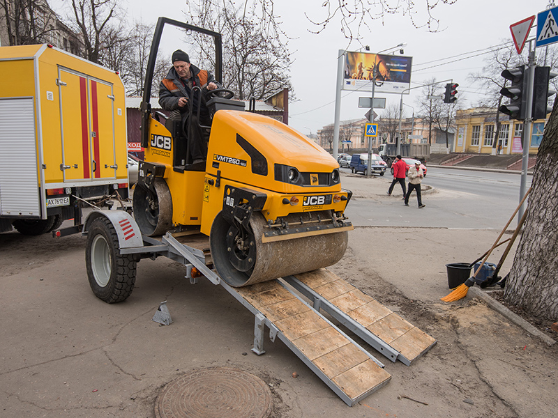 Фахівці КП «Харківводоканал» облаштовують місця розриття