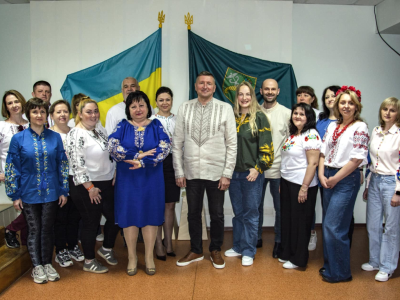 У Всесвітній день вишиванки на «Харківводоканалі» вшанували пам’ять героїв та подякували захисникам