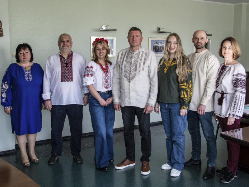 У Всесвітній день вишиванки на «Харківводоканалі» вшанували пам’ять героїв та подякували захисникам
