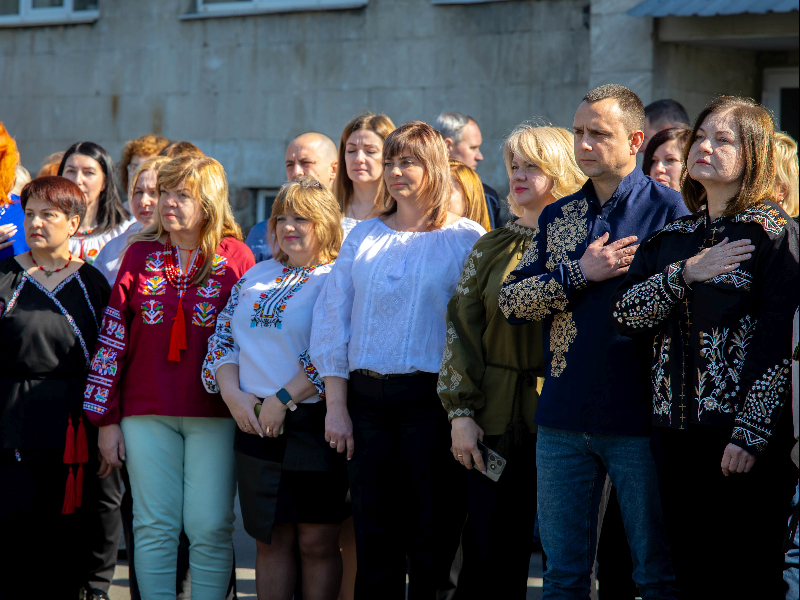 У Всесвітній день вишиванки на «Харківводоканалі» вшанували пам’ять героїв та подякували захисникам