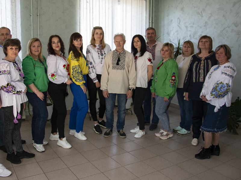 У Всесвітній день вишиванки на «Харківводоканалі» вшанували пам’ять героїв та подякували захисникам