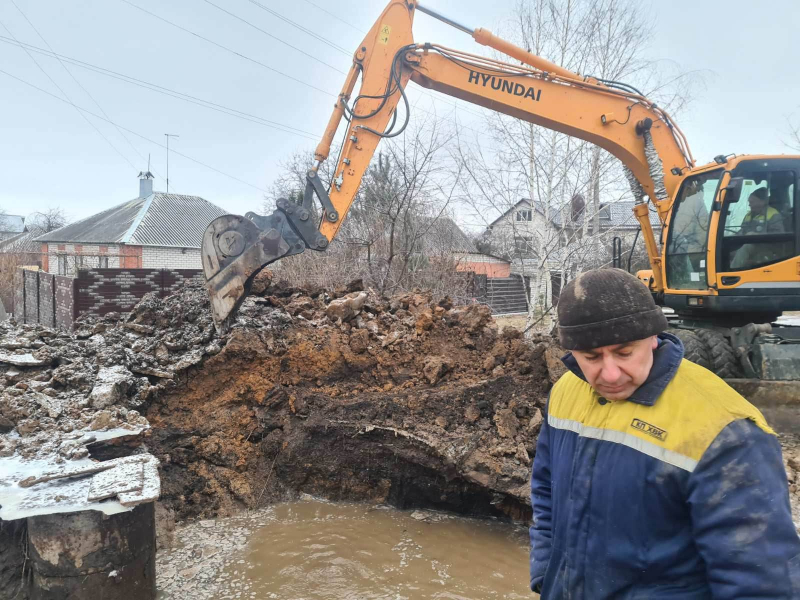 На вулиці Павла Скоропадського відновили магістральний водовід