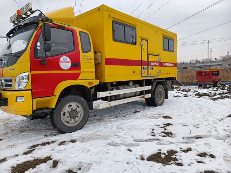 Бригади КП «Харківводоканал» оперативно відновлюють магістральний трубопровід на Ново-Баварському проспекті
