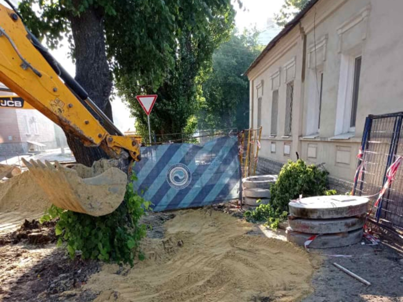 На вулиці Рижівській замінили мережі водопостачання