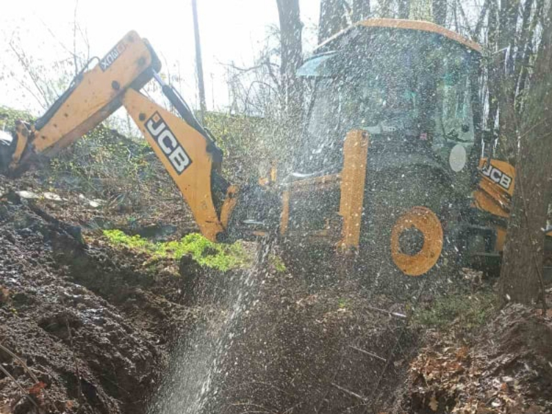 У Харкові відновлюють водорозбірні колонки