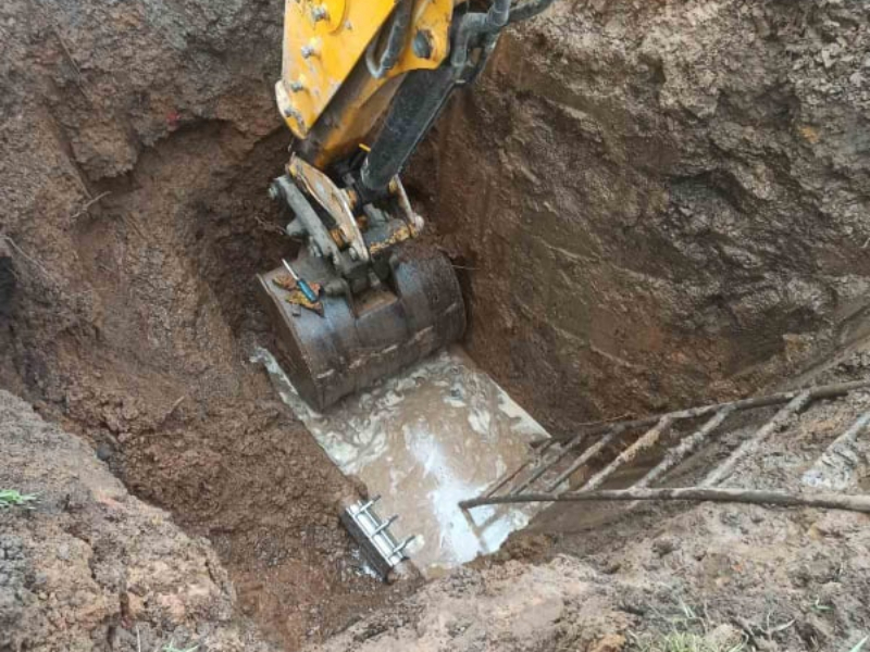У Харкові відновлюють водорозбірні колонки