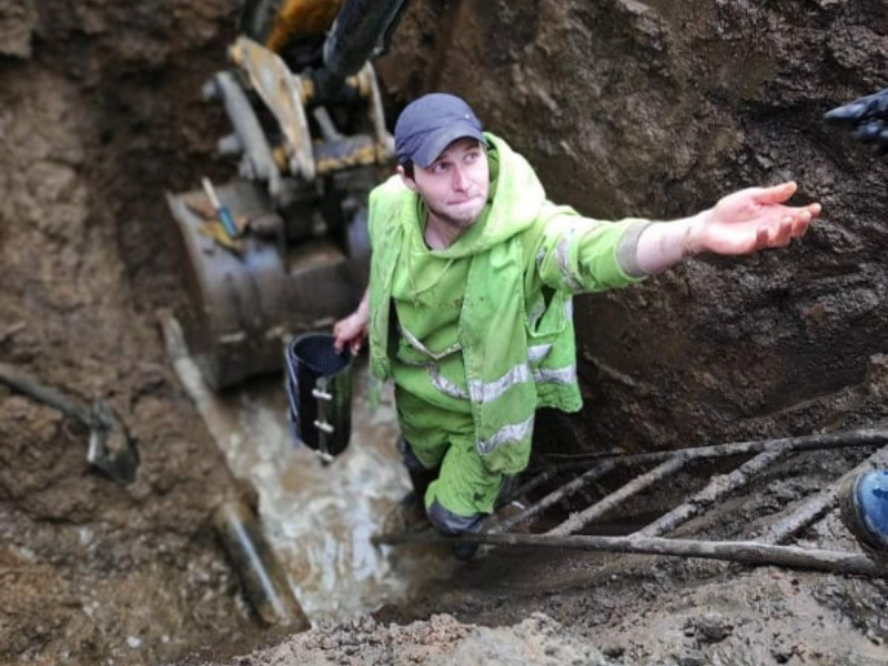 У Харкові відновлюють водорозбірні колонки