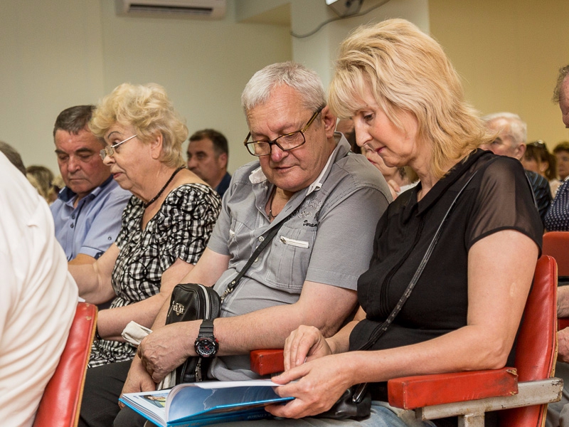 На підприємстві «Харківводоканал» презентували книгу «Іван Корінько. Грані життя»