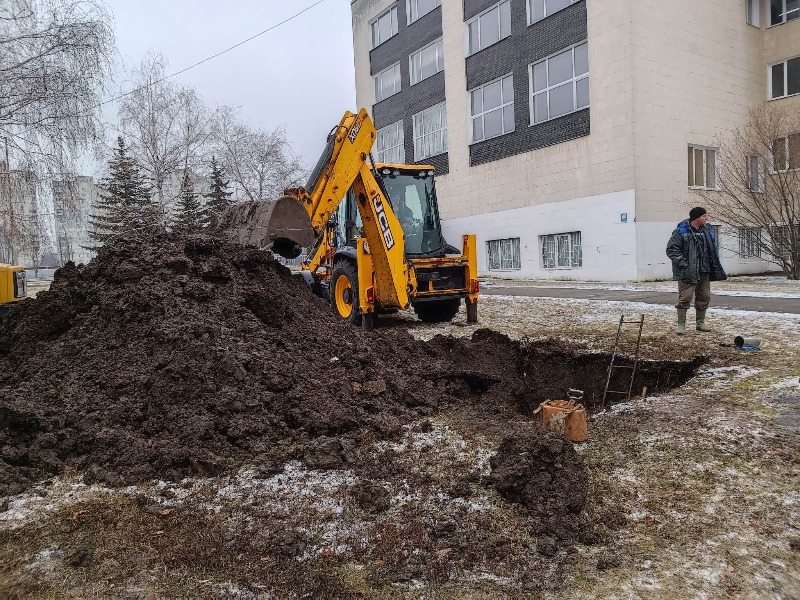 У Салтівському районі з початку року переклали понад 1500 м водоводів