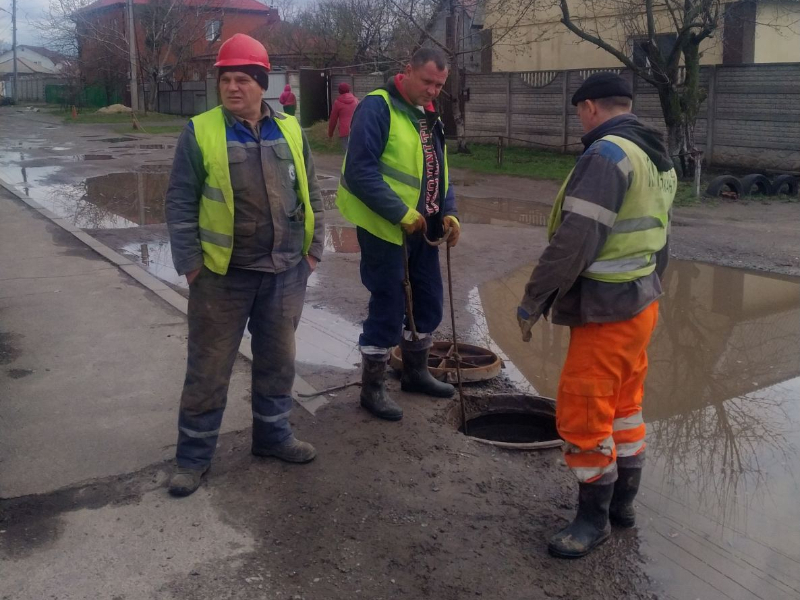 У Харкові оперативно усувають пошкодження на водоводах