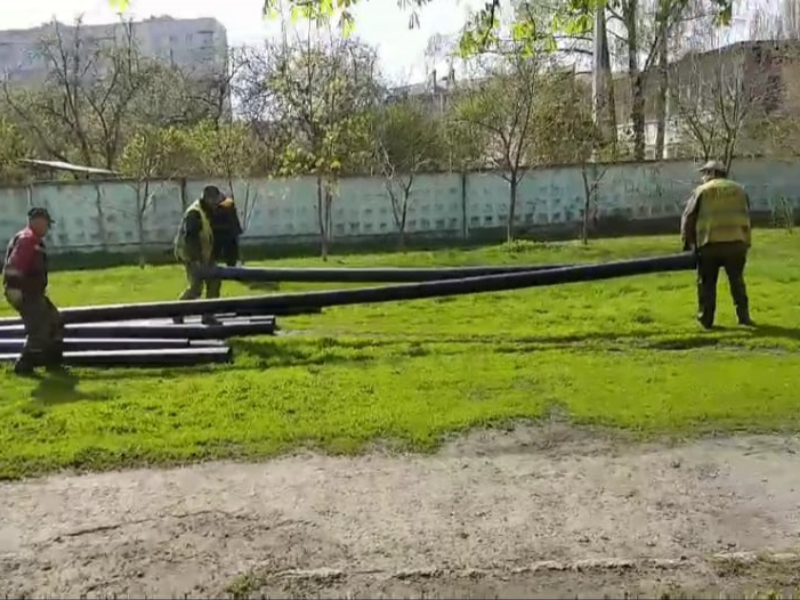 У Холодногірському районі перекладають транзитний трубопровід