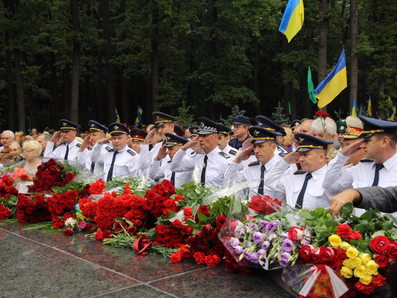 На Меморіалі Слави вшанували пам'ять визволителів Харкова