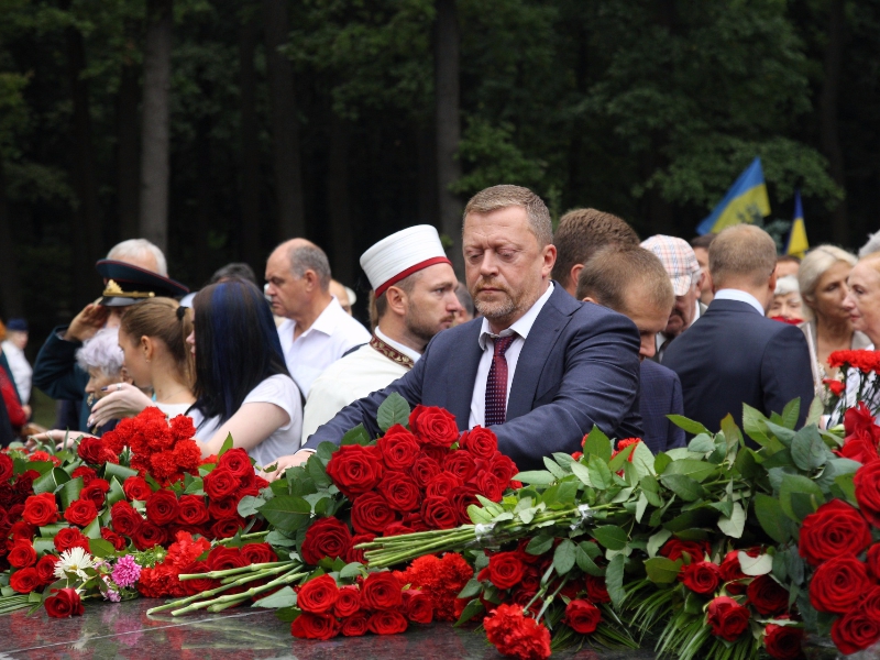 На Меморіалі Слави вшанували пам'ять визволителів Харкова