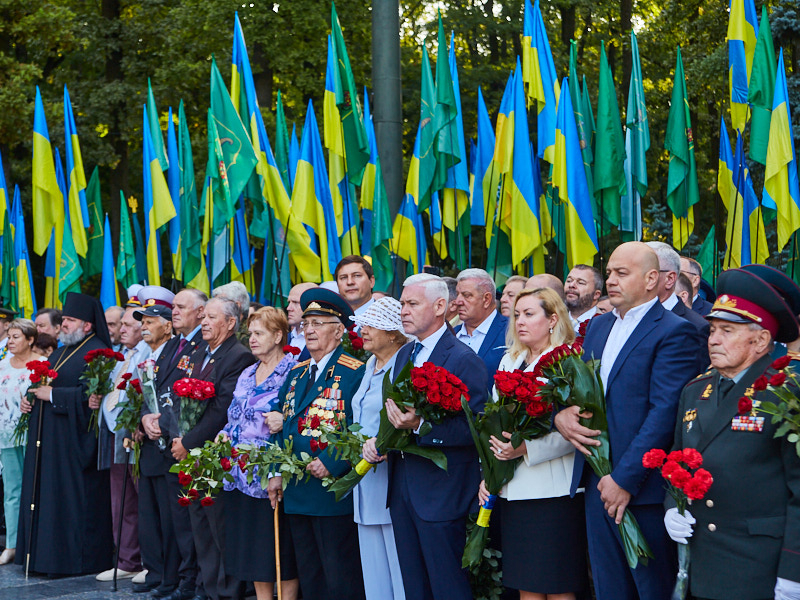 На Меморіалі Слави вшанували пам'ять героїв-визволителів Харкова
