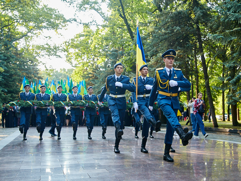 На Меморіалі Слави вшанували пам'ять героїв-визволителів Харкова