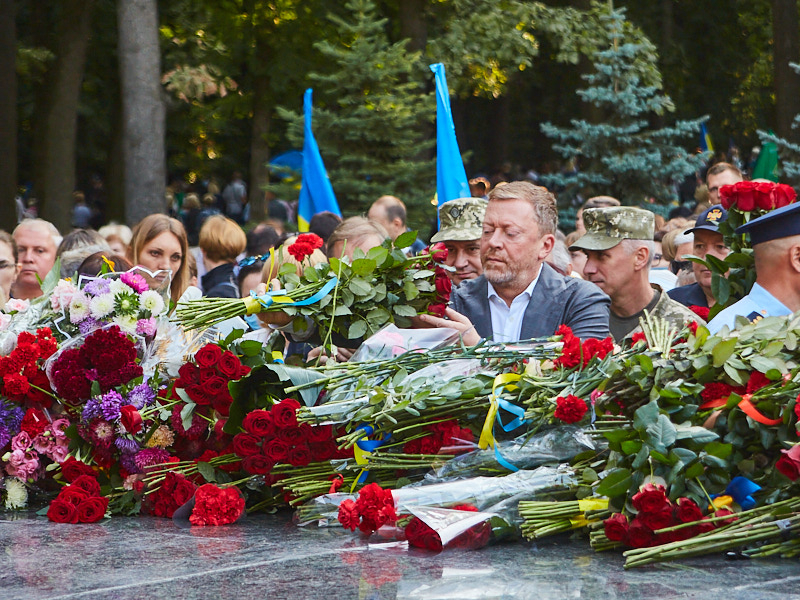 На Меморіалі Слави вшанували пам'ять героїв-визволителів Харкова
