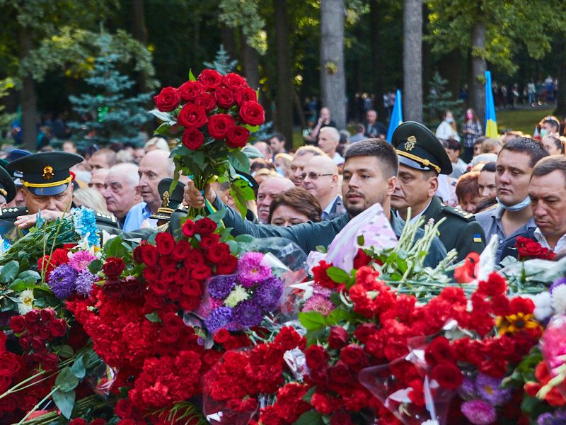 На Меморіалі Слави вшанували пам'ять героїв-визволителів Харкова