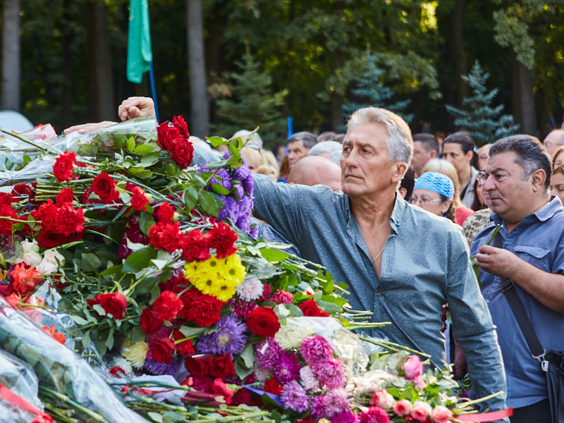 На Меморіалі Слави вшанували пам'ять героїв-визволителів Харкова