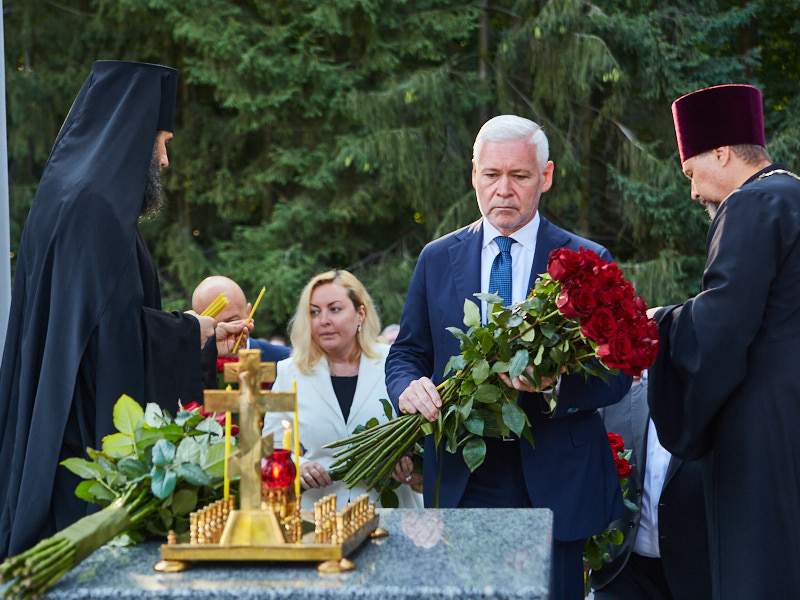 На Меморіалі Слави вшанували пам'ять героїв-визволителів Харкова