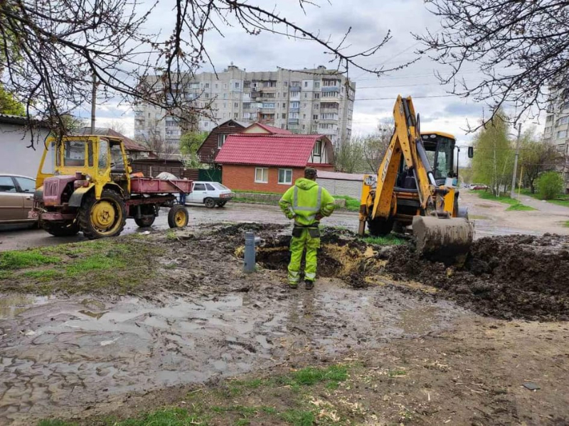 За тиждень у Харкові усунули понад 30 поривів на водоводах, відновили 40 оглядових колодязів та 12 водорозбірних колонок
