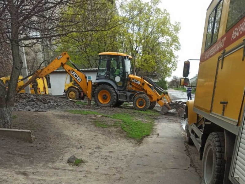 За тиждень у Харкові усунули понад 30 поривів на водоводах, відновили 40 оглядових колодязів та 12 водорозбірних колонок