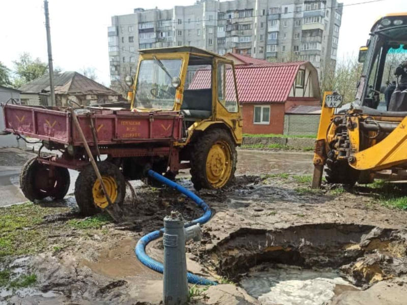 У Харкові оперативно відновлюють подачу води