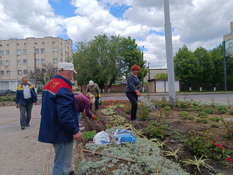 На КП «Харківводоканал» висадили квіти