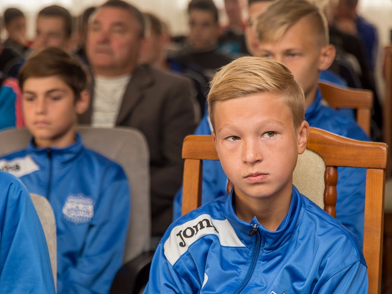 У Харкові нагородили переможців та призерів чемпіонату міста з футболу серед дитячо-юнацьких спортивних закладів