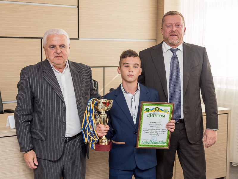 У Харкові нагородили переможців та призерів чемпіонату міста з футболу серед дитячо-юнацьких спортивних закладів