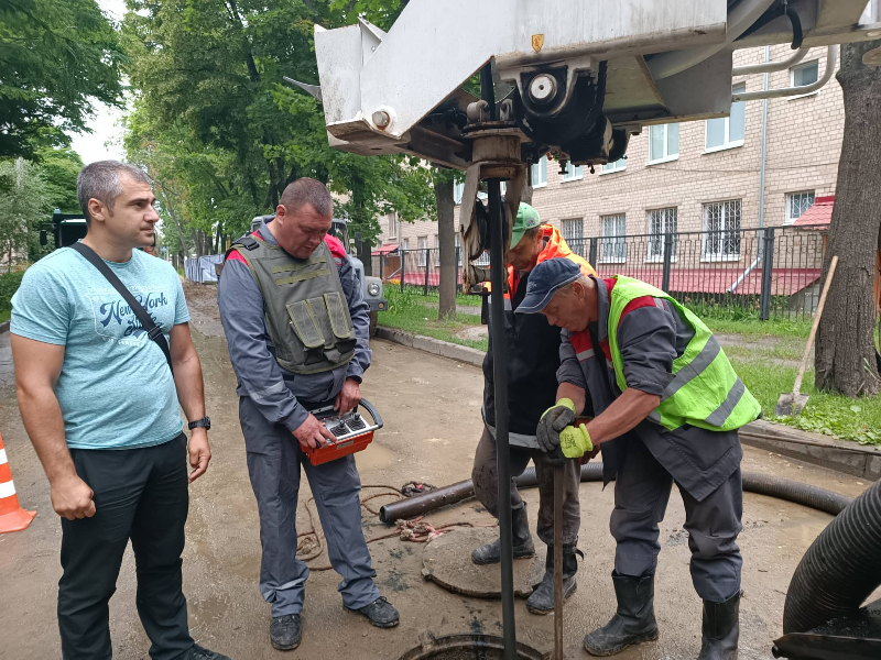 У Київському районі мережі водовідведення готують до роботи в осінньо-зимовий період
