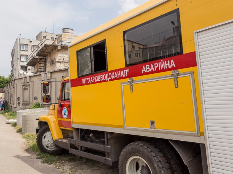 По вулиці Тюринській замінюють водопровідні мережі