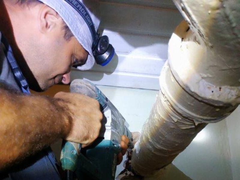 У Київському районі відновлюють внутрішньобудинкові мережі