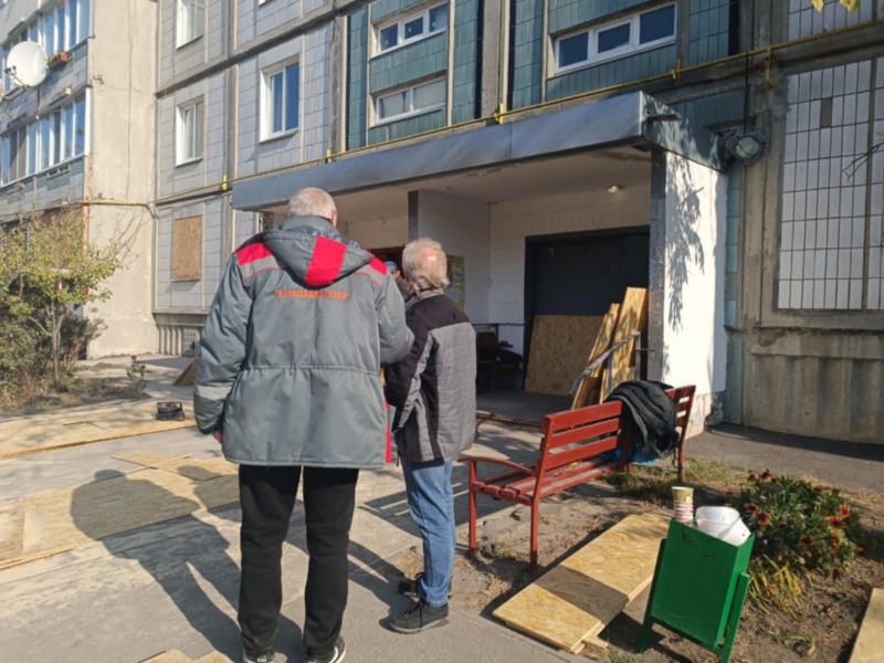 Ремонтники «Харківводоканалу» відновлюють водопостачання після авіаудару у Холодногірському районі