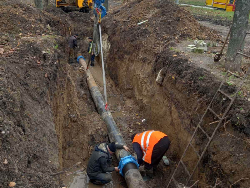 Ремонтники КП «Харківводоканал» відновлюють водопостачання у всіх районах міста