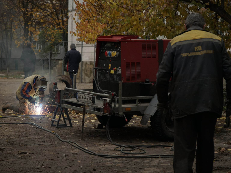 Ремонтники КП «Харківводоканал» відновлюють водопостачання у всіх районах міста