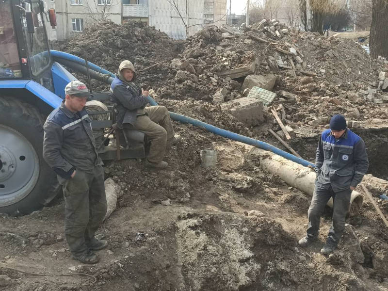 У Харкові відновлюють пошкоджені ділянки водоводів