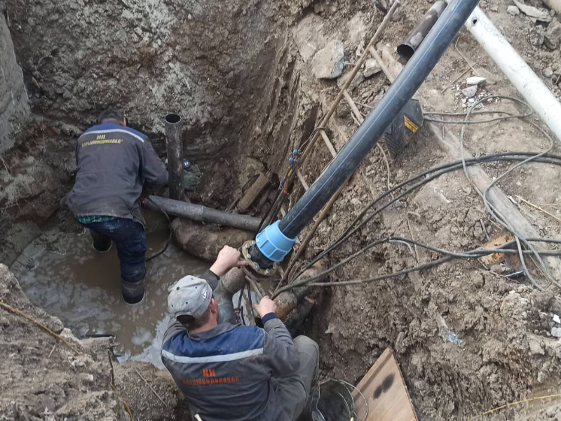 У Харкові відновлюють пошкоджені ділянки водоводів