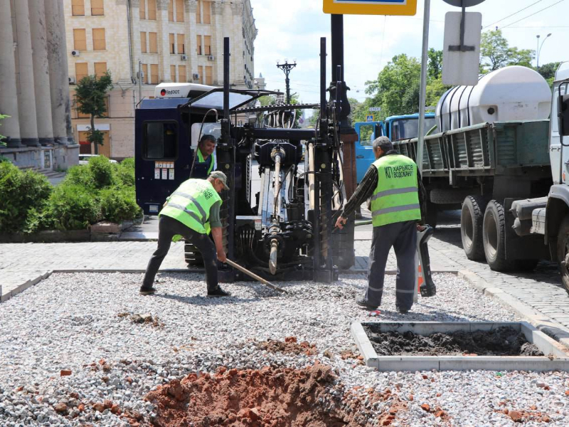 По вулиці Сумській перекладають водовід