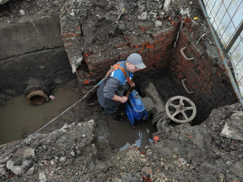 У Харкові ліквідують 14 пошкоджень на водоводах