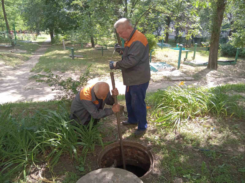 В Основ'янському районі готують внутрішньобудинкові комунікації до зими